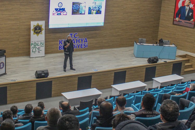 Kütahya'da 'Narko-Rehber' eğitimi -