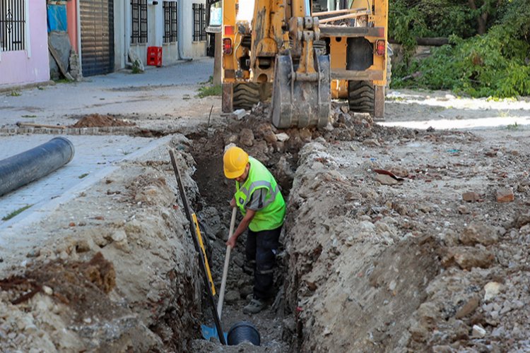 Kütahya'da yağmur suyu hattı çalışmalarına devam -