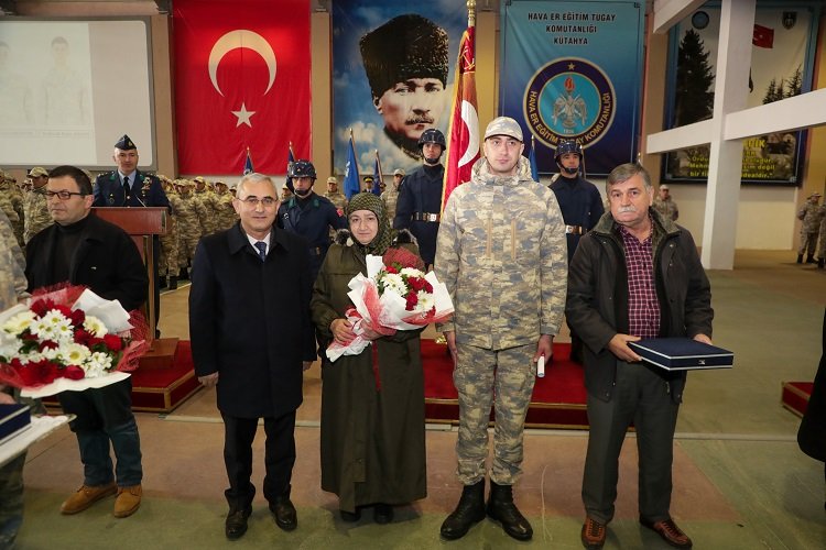 Kütahya'da yemin töreni 'Işık'la aydınlandı -