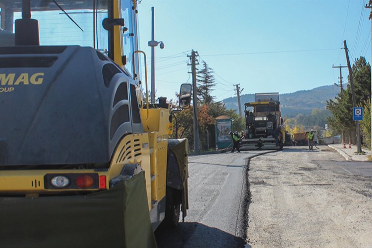 Kütahya Hamidiye'de asfalt mesaisi -