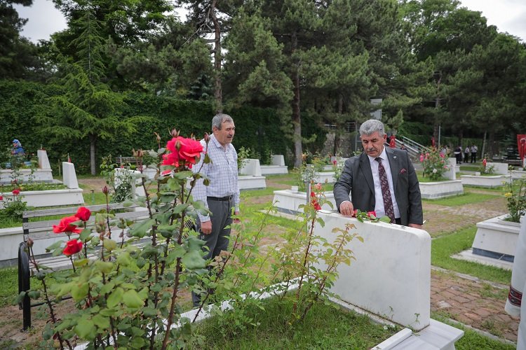 Kütahya hava şehitlerini andı -