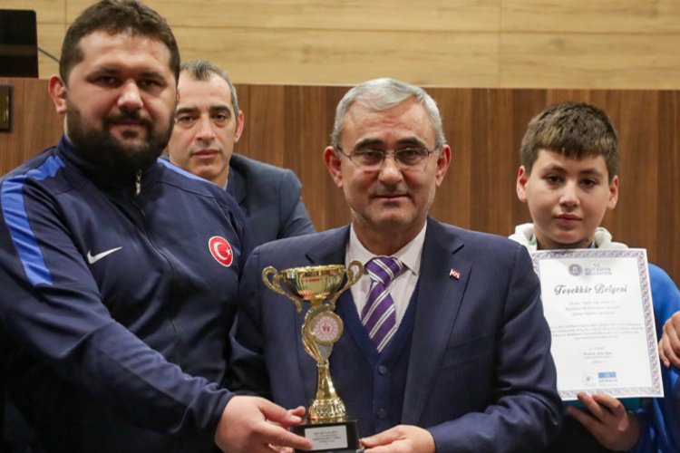 Kütahya'nın başarılı sporcuları ödüllendirildi -