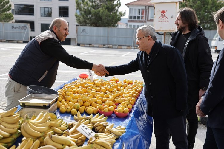 Kütahya Zafertepe Pazarı'nda tezgahlar kuruldu -