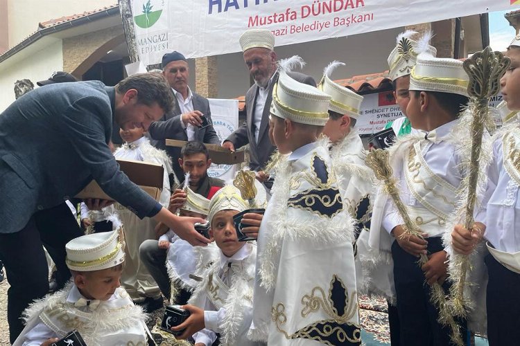Kuzey Makendoya'da Bursa Osmangazi'den geleneksel toplu sünnet -