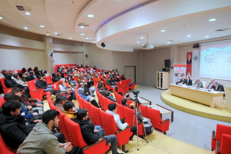 KİYÜ'de “Türkiye’de Aile Değerlerinin Bugünü ve Geleceği Paneli” gerçekleştirildi -
