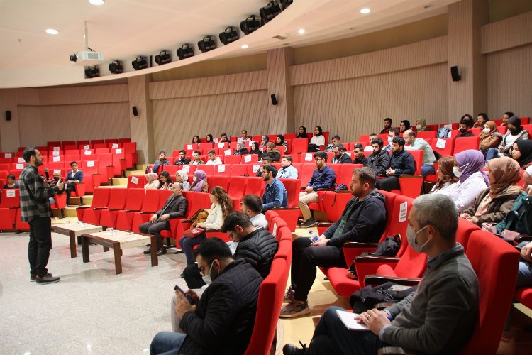 KİYÜ'de “Uluslararası Hukuk ve Göçmenlik” konferansı -