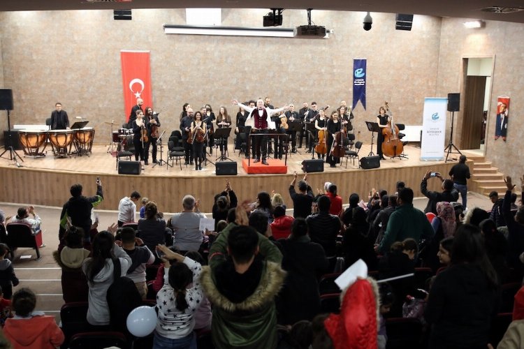 KYK yurdunda depremzedelere çoksesli moral -