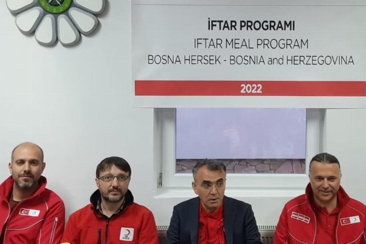 Kızılay’dan Dünya Yetimler Günü'nde Srebrenitsa’da iftar -