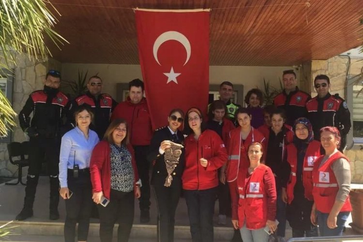 Kızılay Urla'dan emniyete ziyaret -
