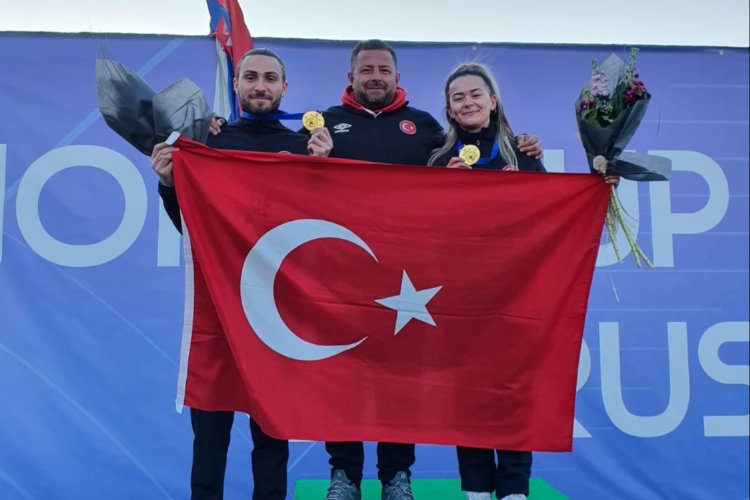 İlbilgi, Güney Kıbrıs’ta İstiklal Marşını okuttu -