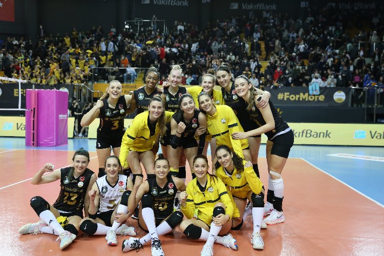 Lider VakıfBank kazanmaya devam ediyor -