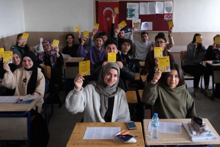 Lise öğrencilerine dijital destek -