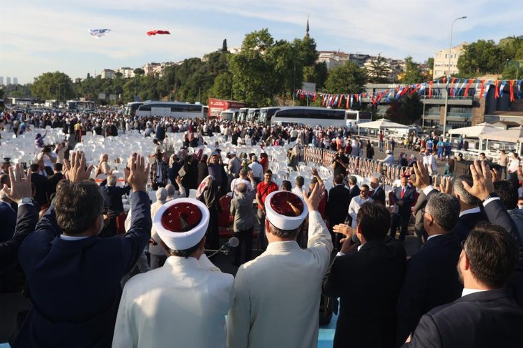 İlk hac kafilesi dualarla uğurlandı -