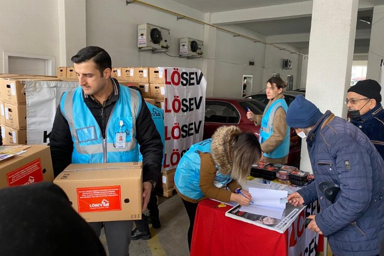 LÖSEV'den mutlu et paketleri -