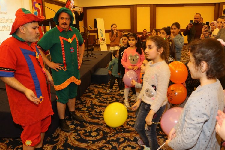 LÖSEV'in Manisa iftarında 'Hacivat Karagöz' sürprizi -