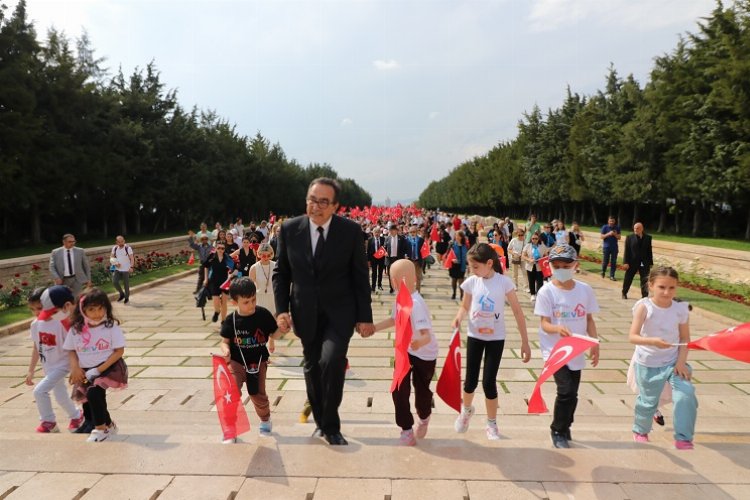LÖSEV'den Anıtkabir çıkarması -