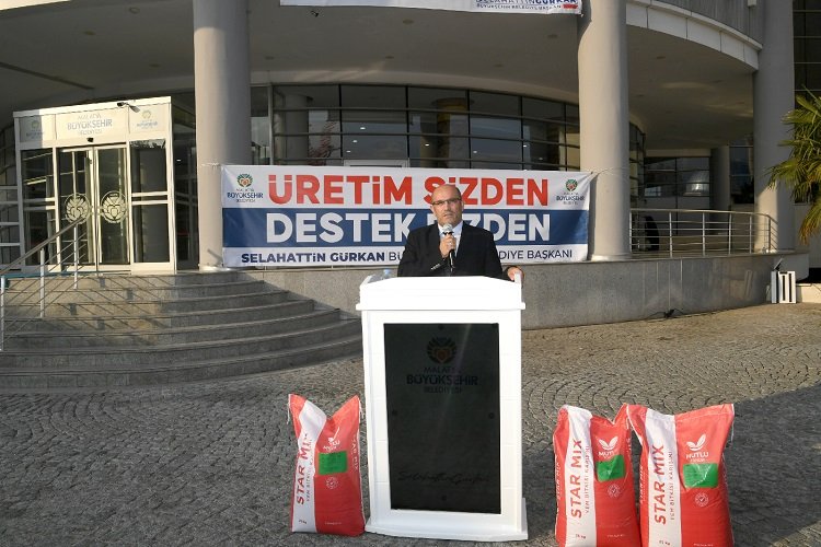 Malatya Büyükşehir'den Karışım Kaba Yem Dağıtımı -