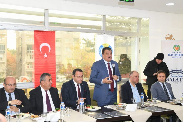 Malatya Büyükşehir, Hizmet-İş Şube temsilcileriyle toplandı -