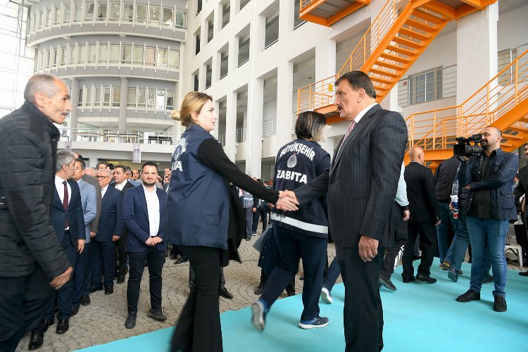 Malatya Büyükşehir Belediyesi'nde personel bayramlaştı -