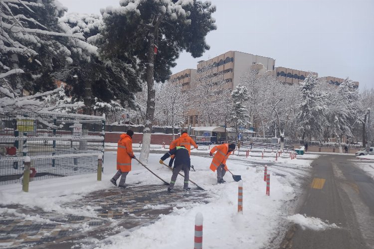 Malatya Büyükşehir Belediyesi'nden kar mesaisi -