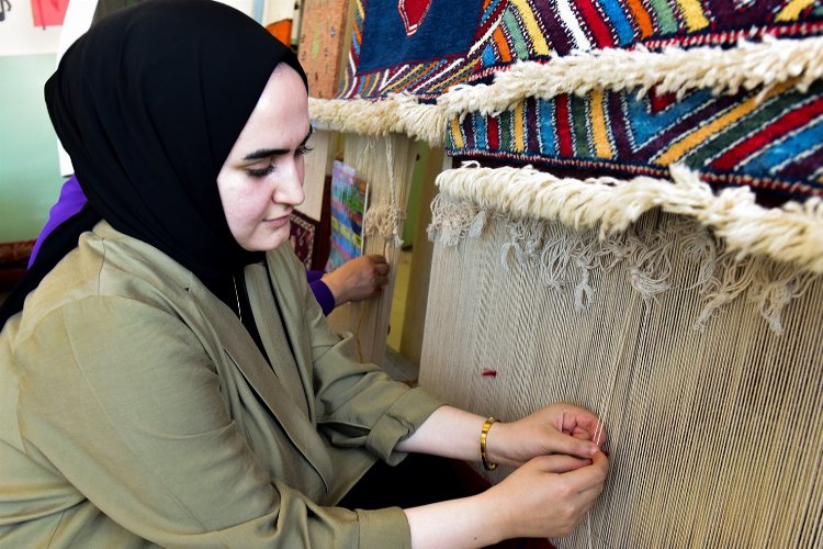 Malatya'da 'halı dokuma' ilgisi -