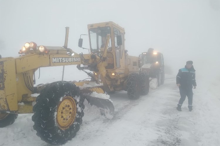 Malatya'da kar mücadelesi devam ediyor -