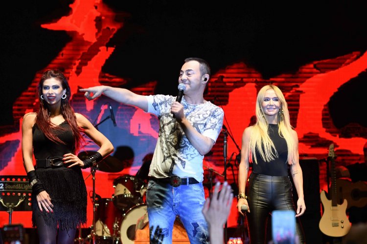Malatya'da Kayısı Festivali'ne Serdar Ortaç'lı final -