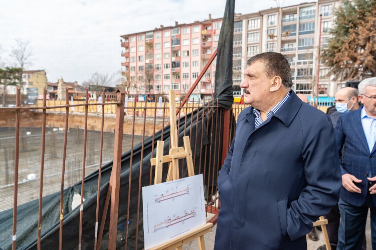 Malatya'da Kent Meydanı'na ilk harç -