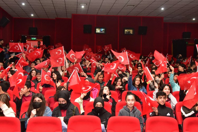 Malatya'da öğrenciler 'Kurtuluş Hattı' filmini izledi -