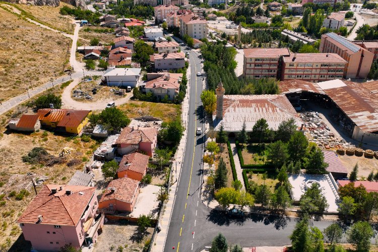 Malatya Darende'de asfalt çalışmaları sürüyor -
