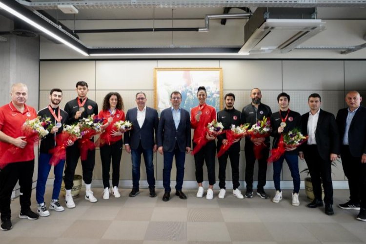 İmamoğlu şampiyon sporcuları ağırladı -