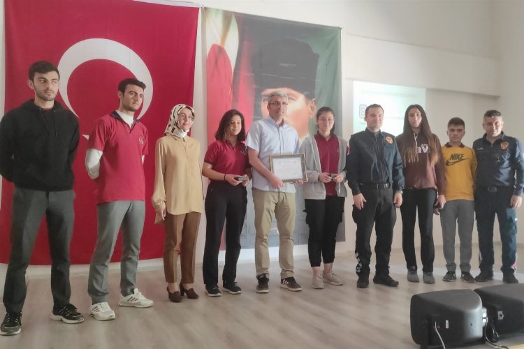Manisa Ahmetli'de gençler 'ateşin kahramanları'yla tanıştı -