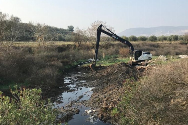 Manisa Akhisar'da dere temizlikleri sürüyor -