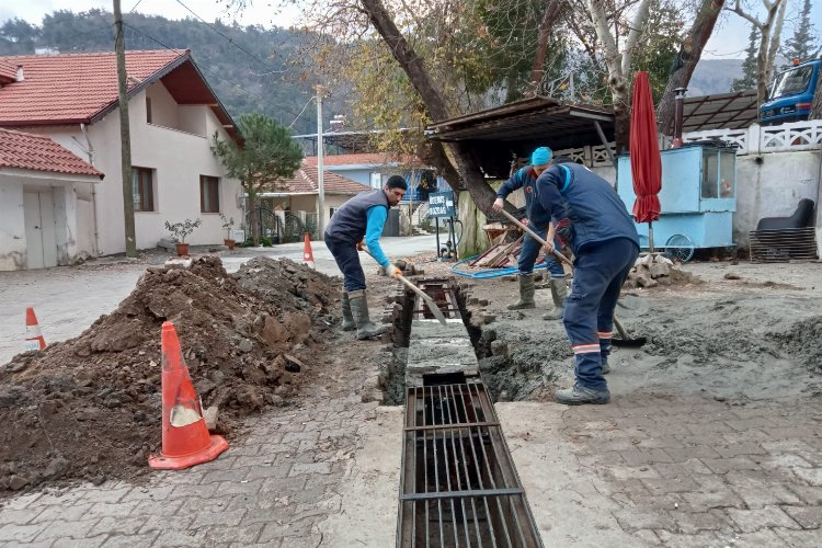 Manisa Allahdiyen'de su taşkınlarına önlem -