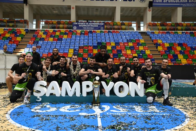 Manisa 'Şampiyon' kupasına kavuştu -