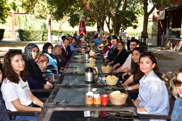 Manisa Büyükşehir’den iki jenerasyonu buluşturan anlamlı etkinlik -