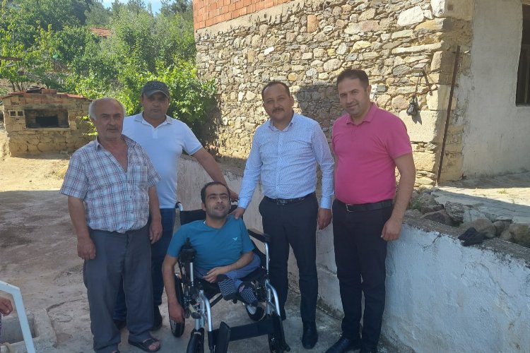 Manisa Büyükşehir'en akülü sandalye desteği -
