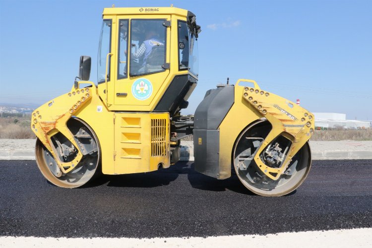 Manisa Büyükşehir’den Akgedik TOKİ’ye 65 bin metrekarelik sıcak asfalt -