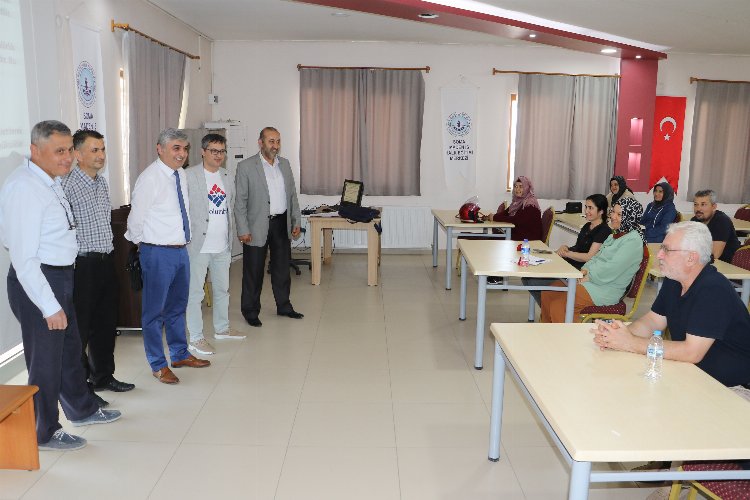 Manisa Büyükşehir'in arıcılara desteği sürüyor -
