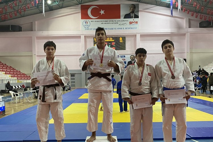 Manisa Büyükşehir’in judocuları Yozgat’tan madalyalarla döndü -