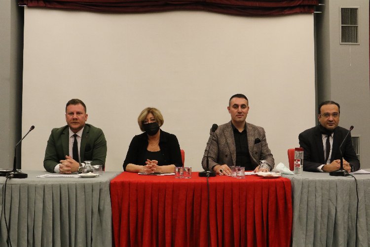 Manisa Büyükşehir ÇKSM kadrolarıyla toplantıda bir araya geldi -