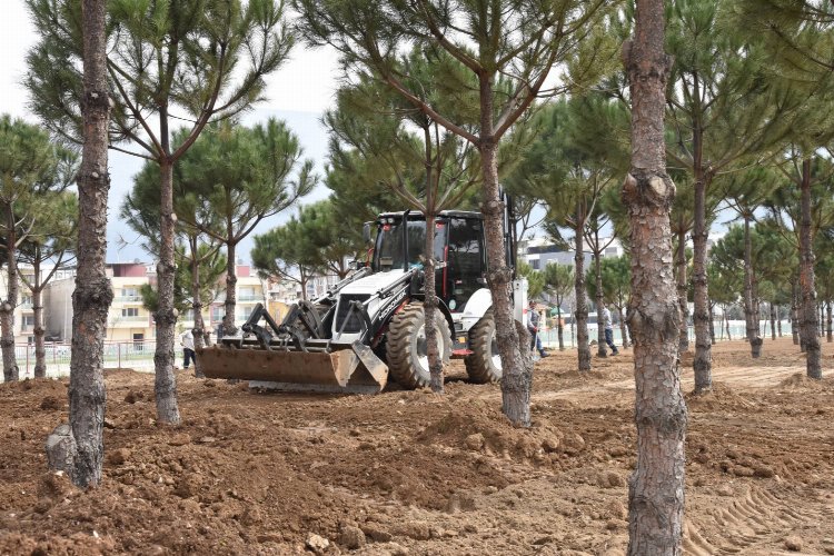 Manisa Cumhuriyet Mahallesi'nde 12 bin metrekarelik peyzaj çalışması -