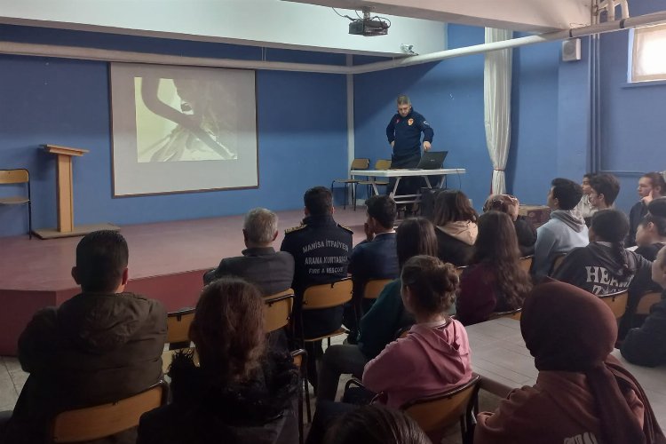 Manisa'da 'ateşin kahramanları' Demircili gençlerle buluştu -