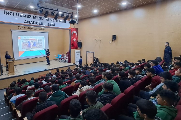 Manisa'da 'Ateşin Kahramanları'ndan bilinçlendirmeye devam -