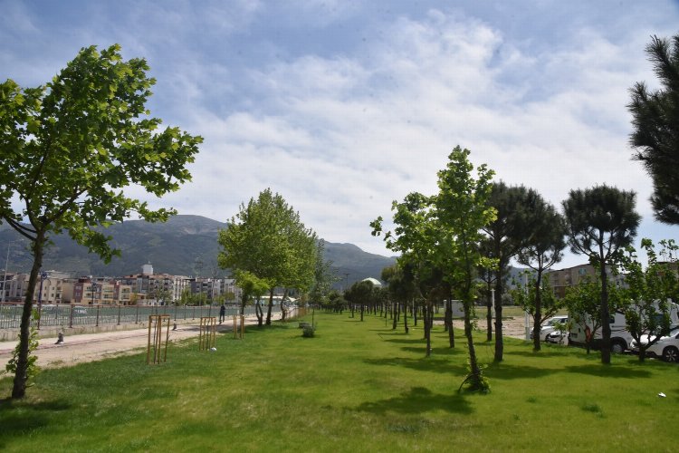 Manisa'da atıl alan 12 bin metrekarelik peyzaj alanına dönüştü -