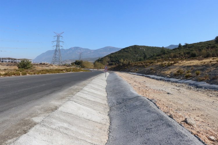 Manisa'da beton hendek uygulaması sürüyor -