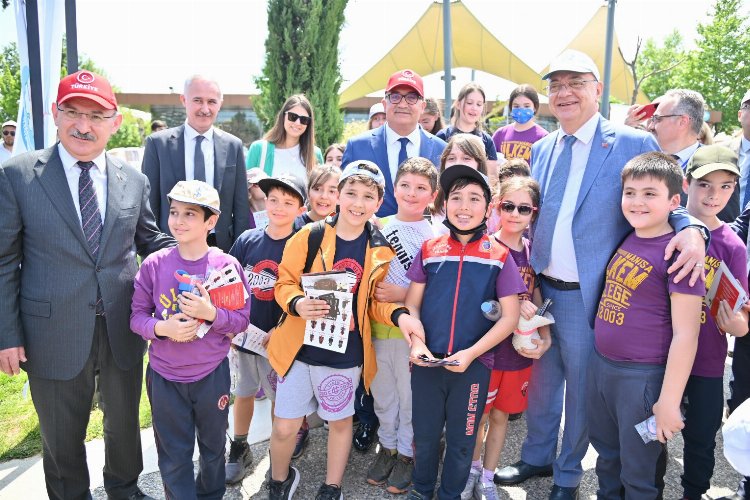 Manisa'da bilime şenlikli açılış -