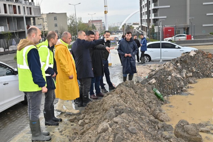 Manisa'da ekipleri yağış mesaisinde -