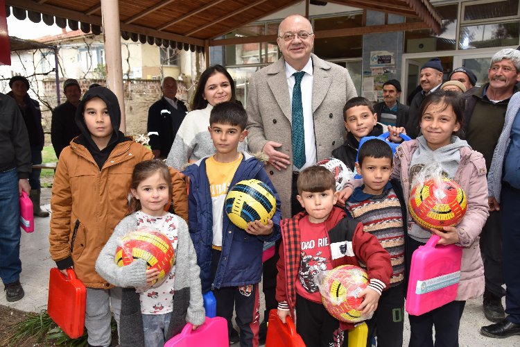 Manisa'da günün son fotoğrafı çocuklarla -