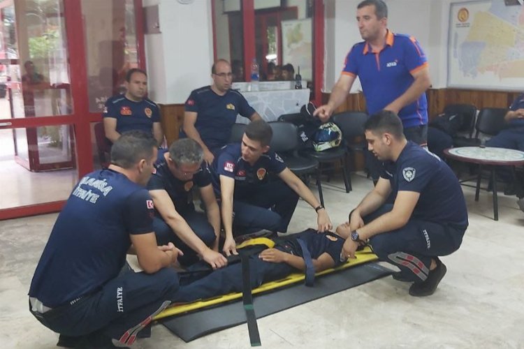 Manisa'da itfaiyeciler birer 'hafif arama kurtarmacı' oldu -